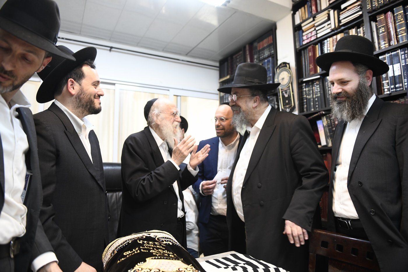 הכנסת ספר תורה בפרדס כץ