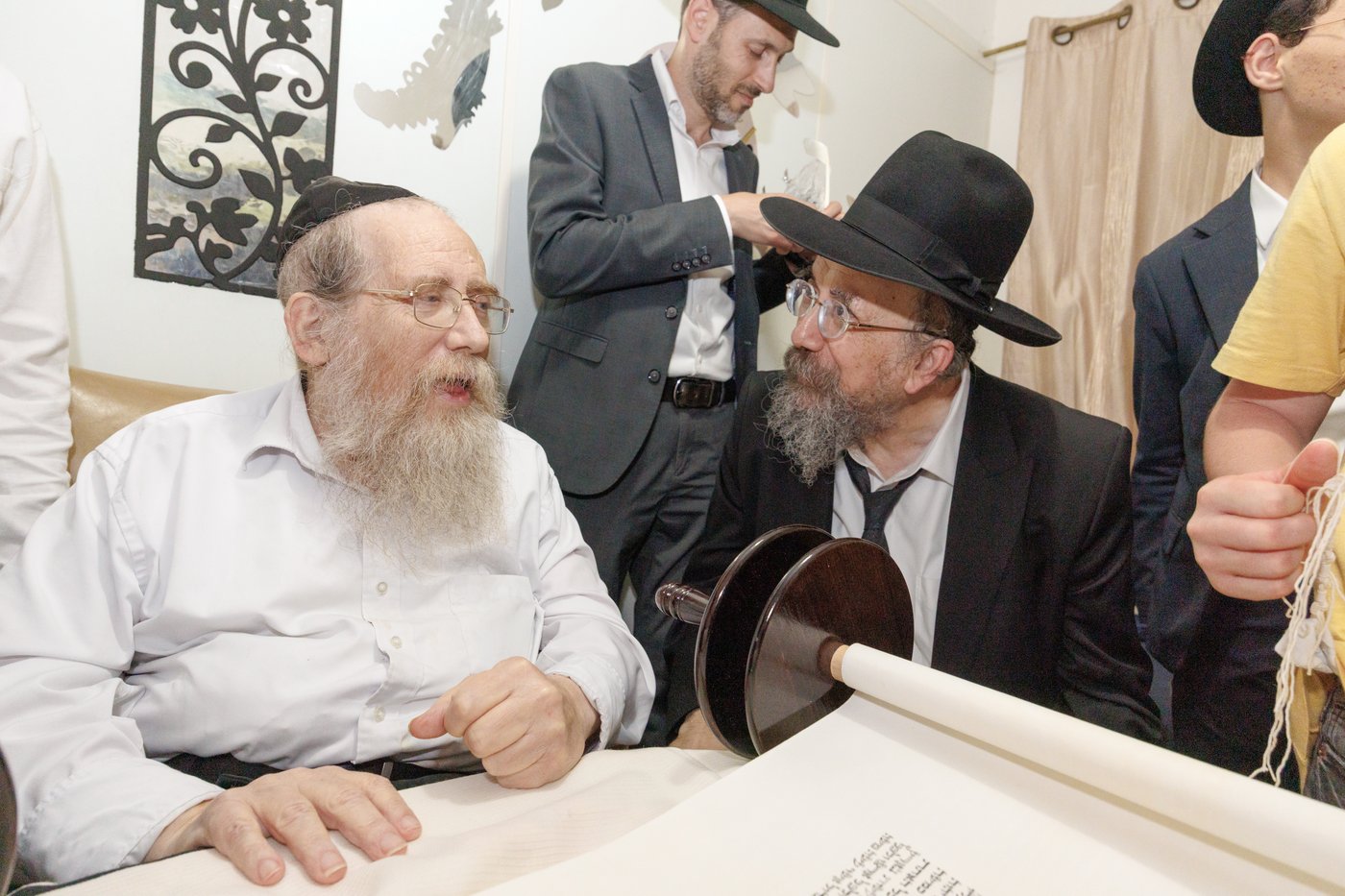 הכנסת ספר תורה בפרדס כץ