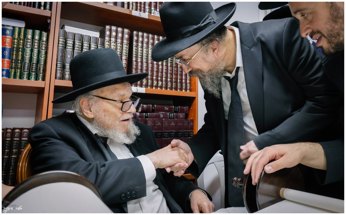 הכנסת ספר תורה בפרדס כץ