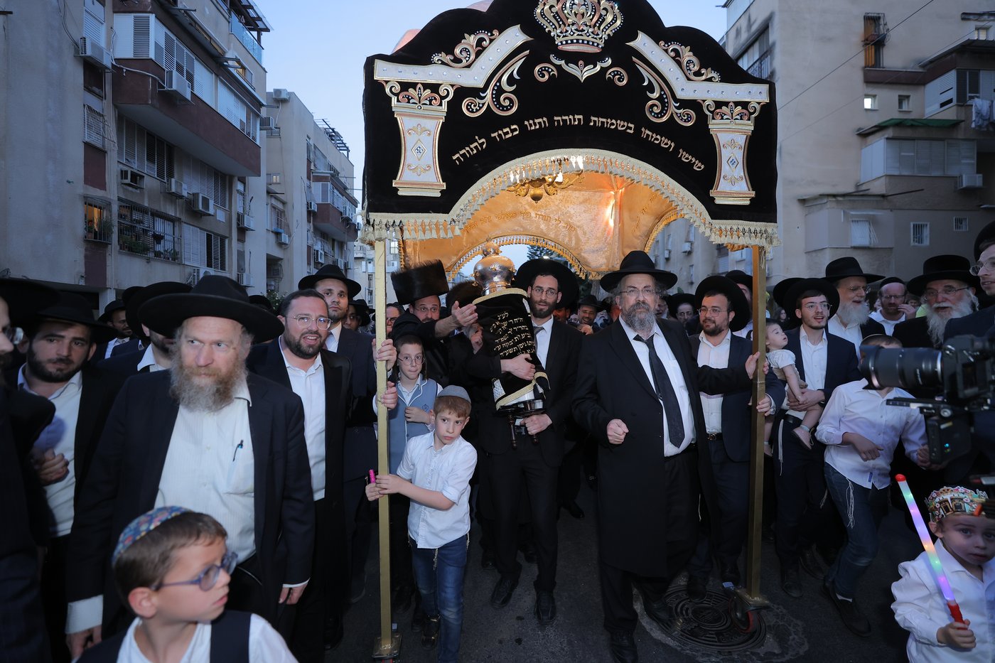 הכנסת ספר תורה בפרדס כץ