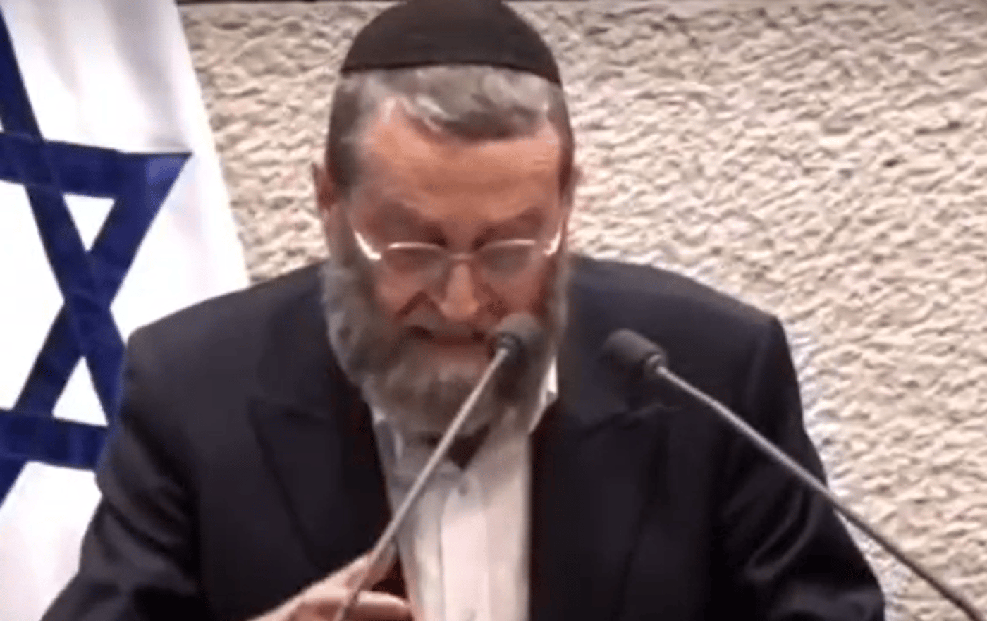בהמנעות הערבים: חוק יסוד לימוד תורה עבר בקריאה טרומית