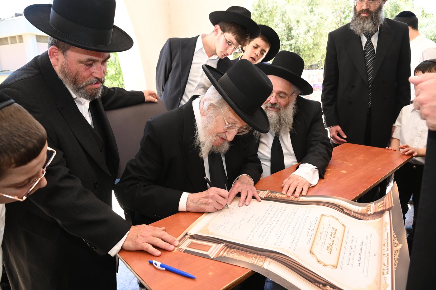 יציקת ארון הקודש בשיכון ה'