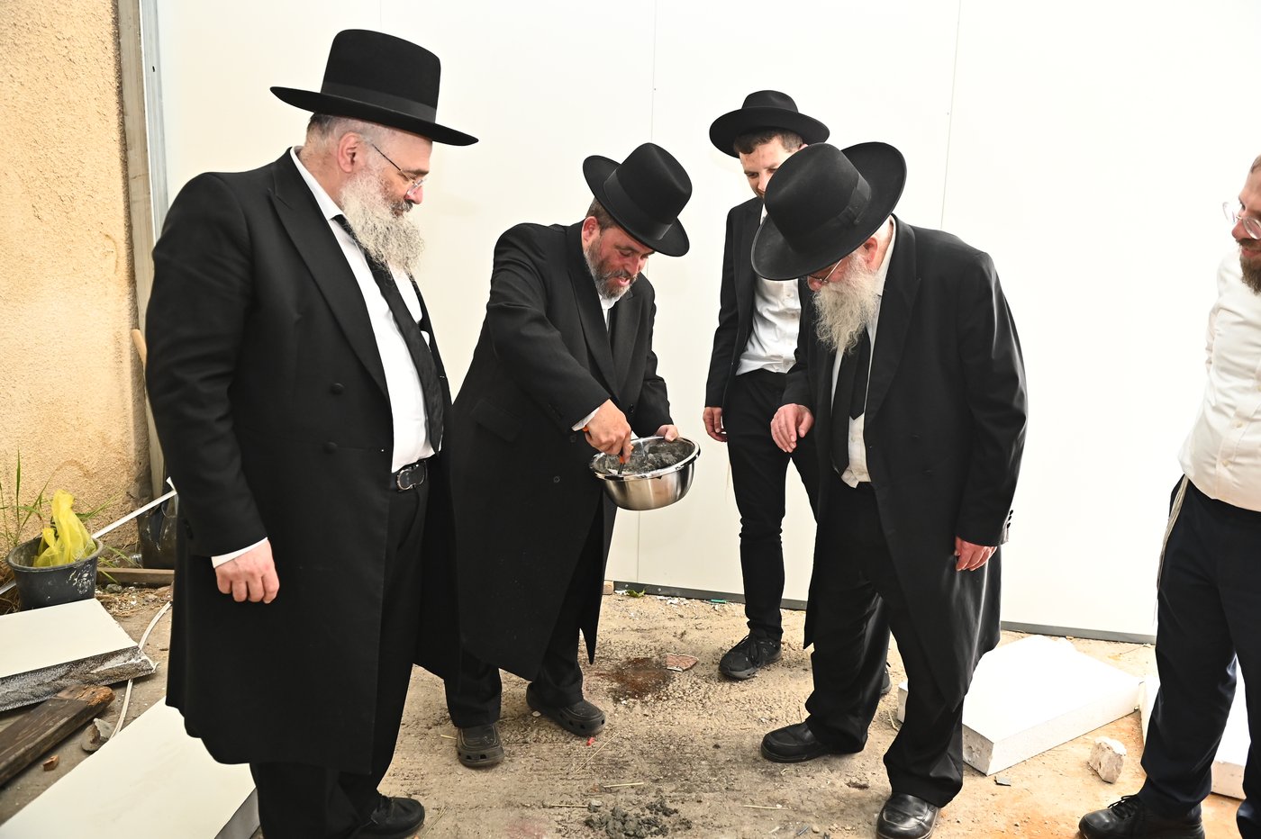 יציקת ארון הקודש בשיכון ה'