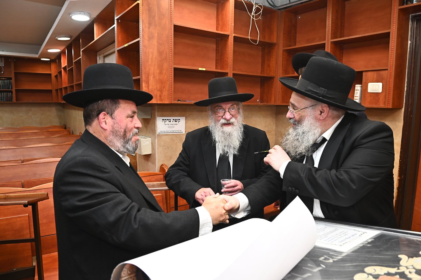 יציקת ארון הקודש בשיכון ה'