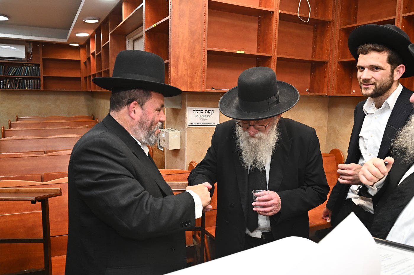 יציקת ארון הקודש בשיכון ה'