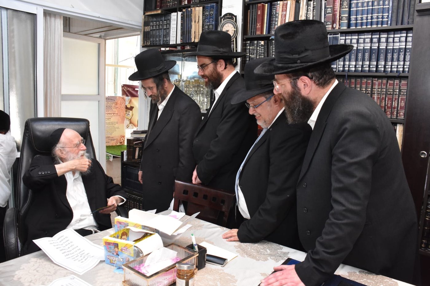 ילדי אהלי ספר אצל הגר"ש גלאי