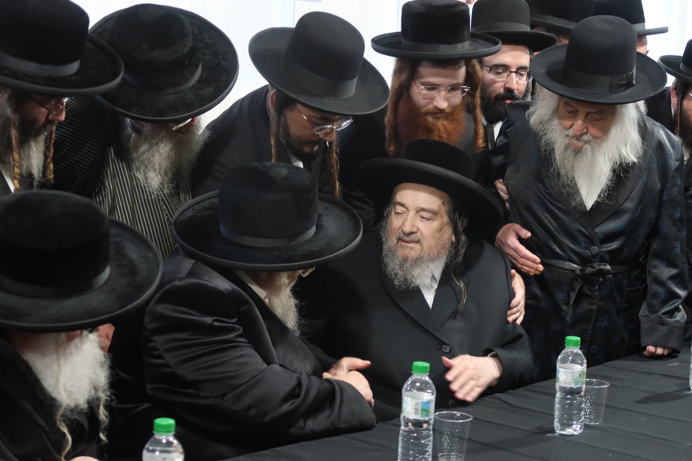 הגרי"מ שכטר במעמד לטובת הכולל