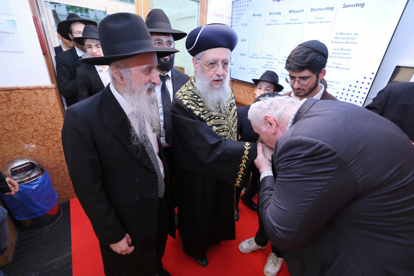 הראשל"צ הגר"ד יוסף בביקור בוינה