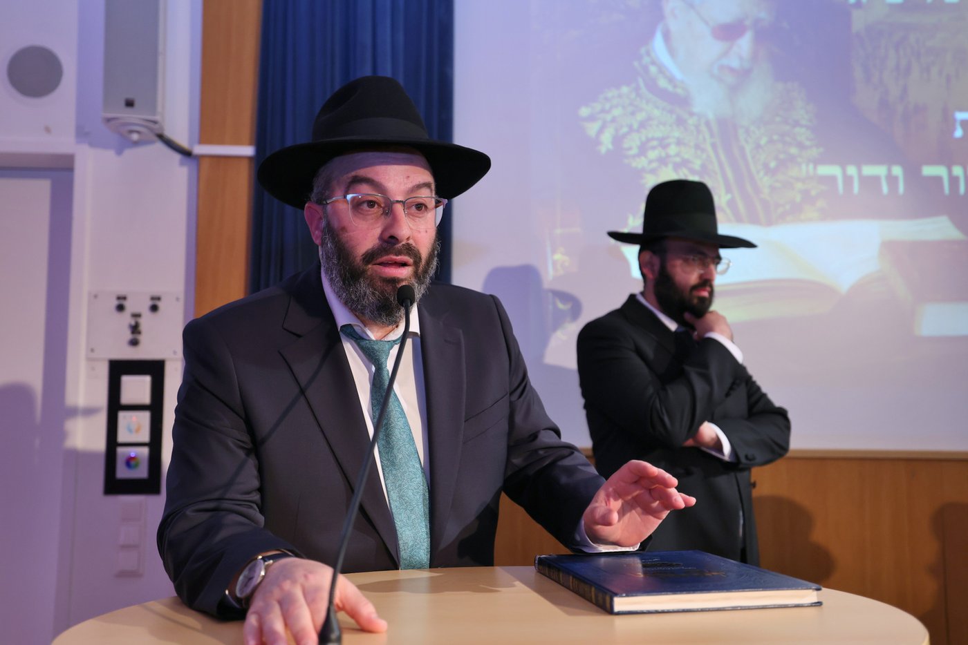 הראשל"צ הגר"ד יוסף בביקור בוינה