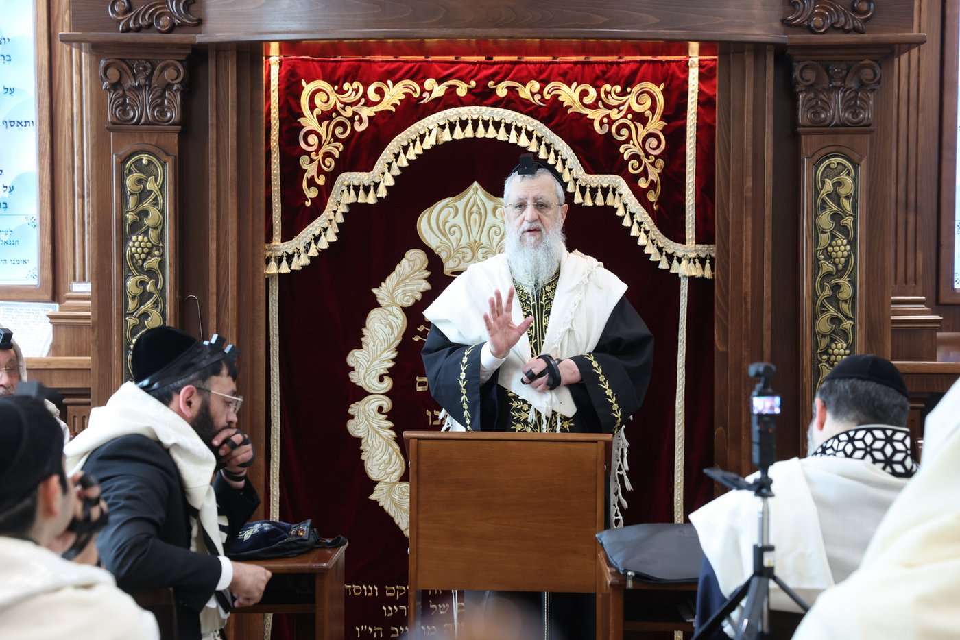 הראשל"צ הגר"ד יוסף בביקור בוינה