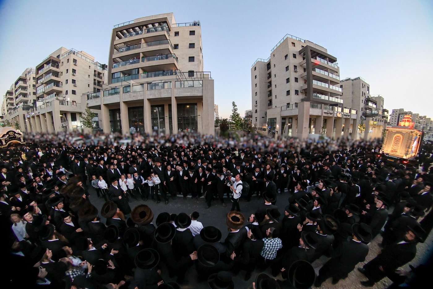 הכנסת ספר תורה בסערט ויז'ניץ