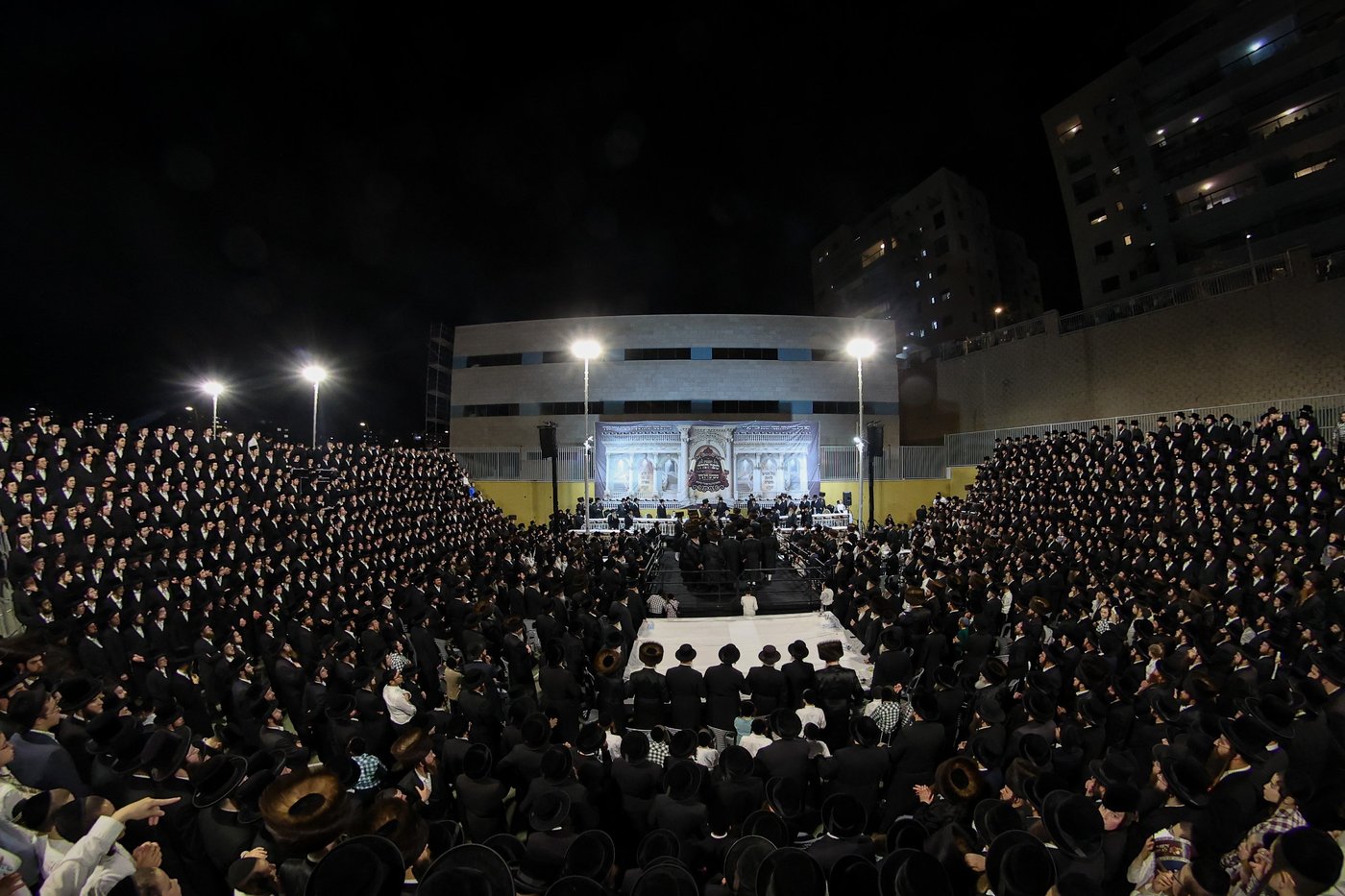 הכנסת ספר תורה בסערט ויז'ניץ