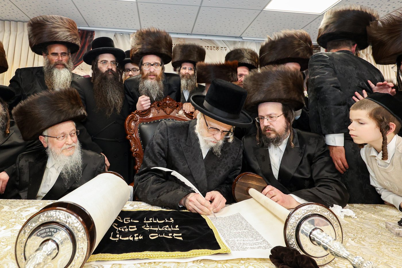 הכנסת ספר תורה בסערט ויז'ניץ