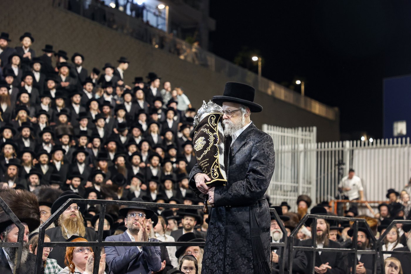 הכנסת ספר תורה בסערט ויז'ניץ
