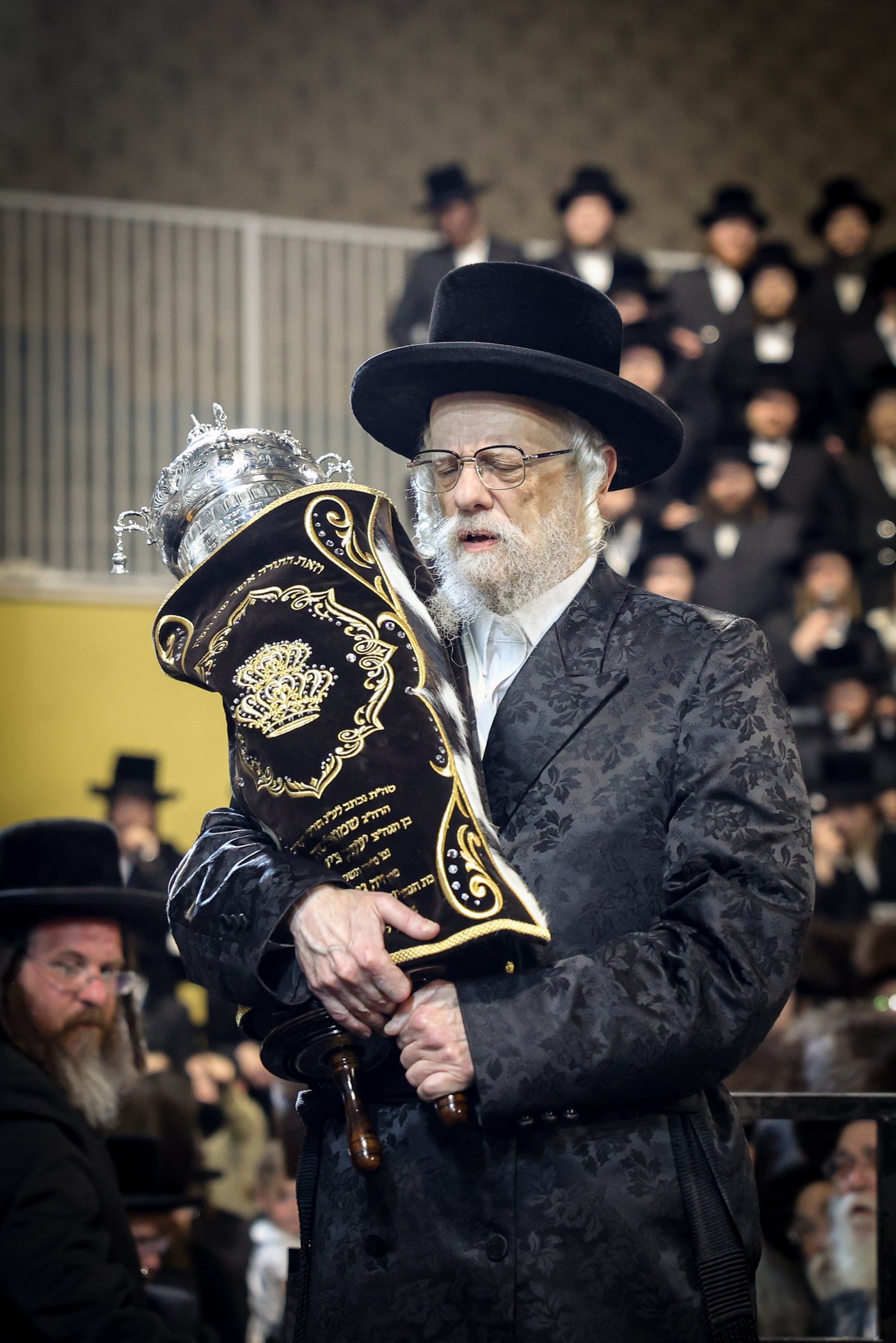 הכנסת ספר תורה בסערט ויז'ניץ