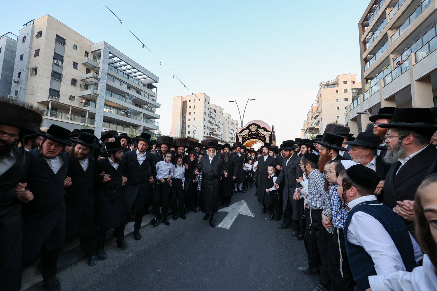 הכנסת ספר תורה בסערט ויז'ניץ