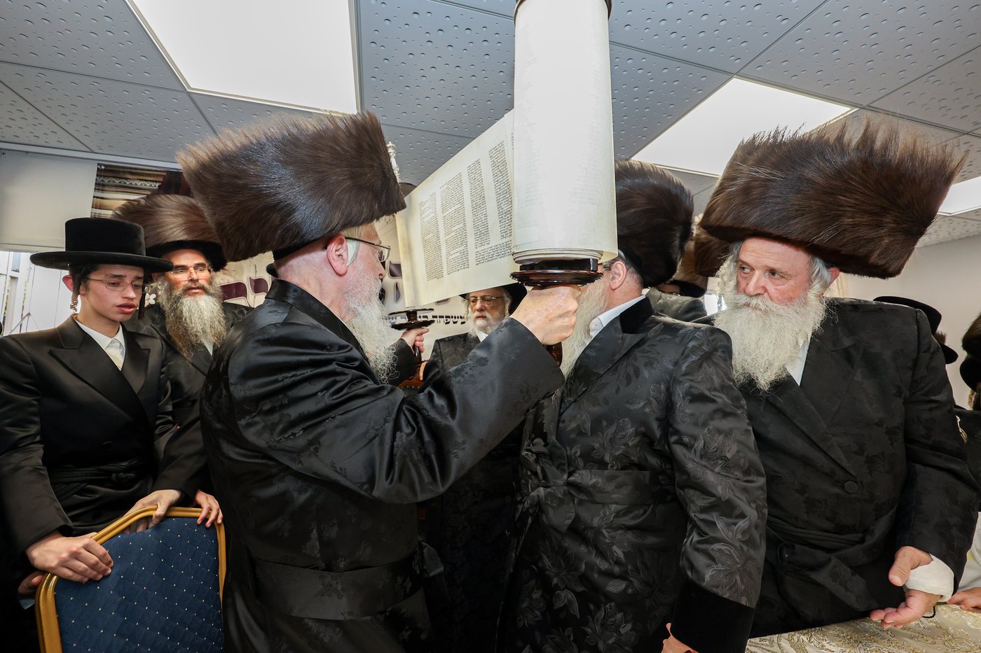 הכנסת ספר תורה בסערט ויז'ניץ