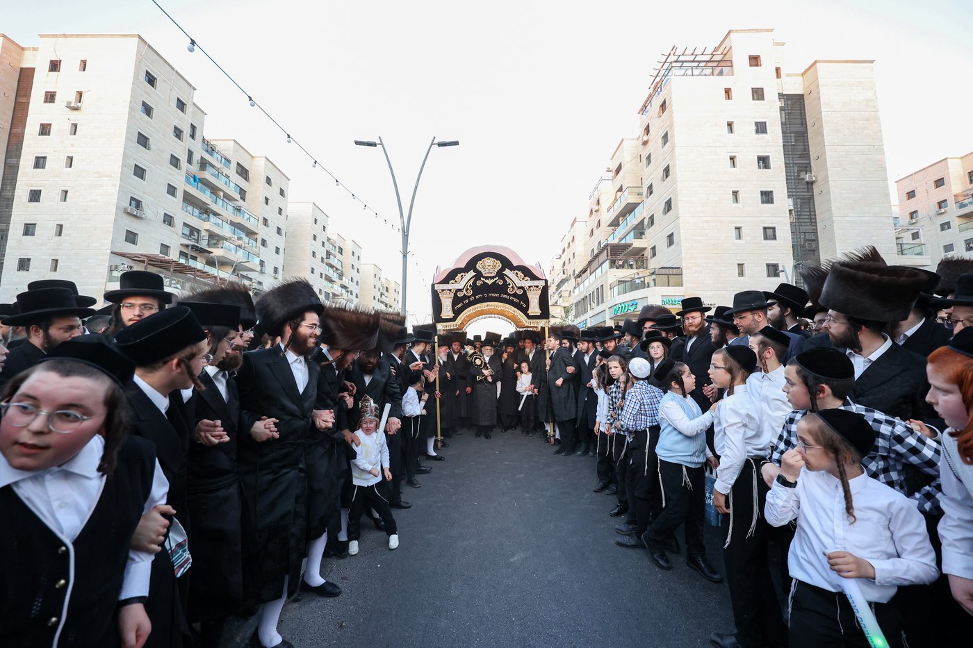 הכנסת ספר תורה בסערט ויז'ניץ