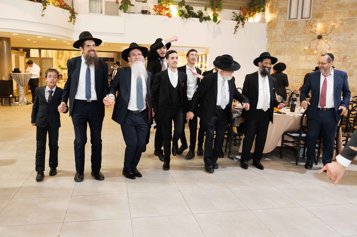 שמחת נישואי נכדת הגר"צ מאזוז