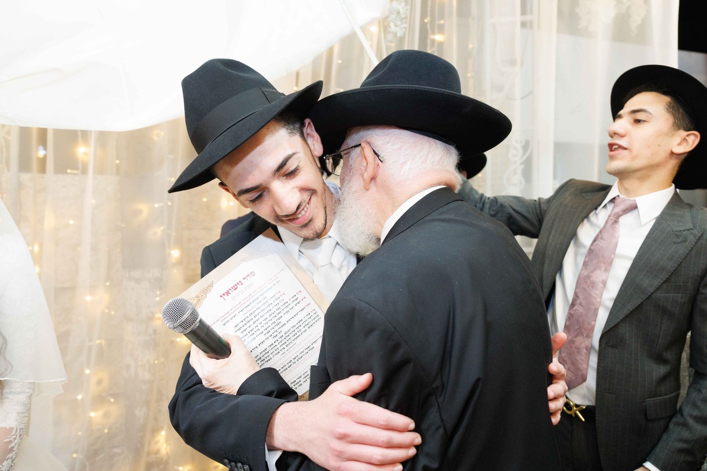 שמחת נישואי נכדת הגר"צ מאזוז