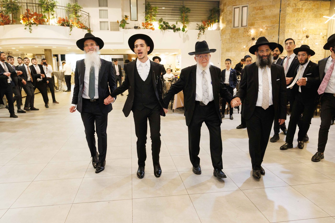 שמחת נישואי נכדת הגר"צ מאזוז