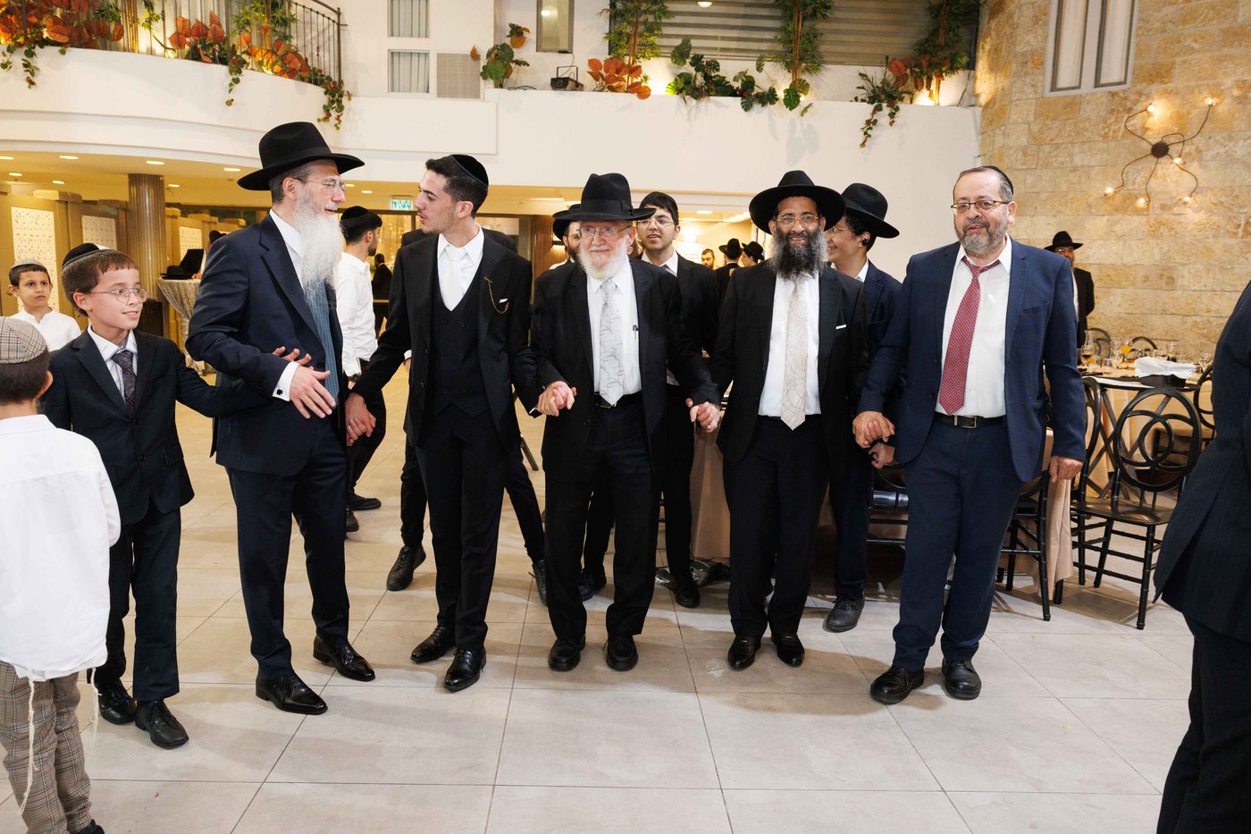 שמחת נישואי נכדת הגר"צ מאזוז