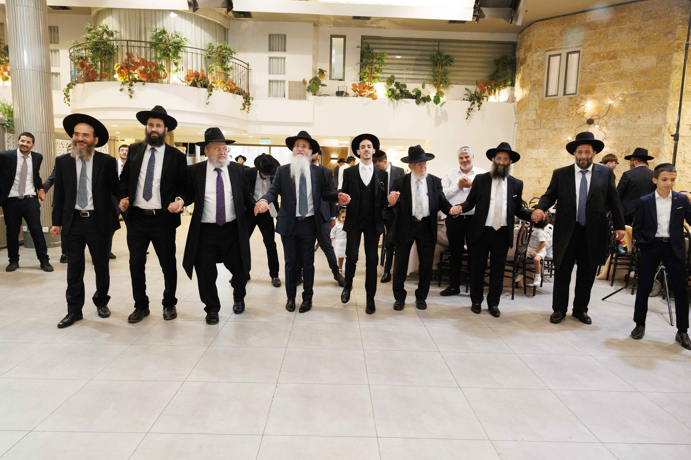 שמחת נישואי נכדת הגר"צ מאזוז