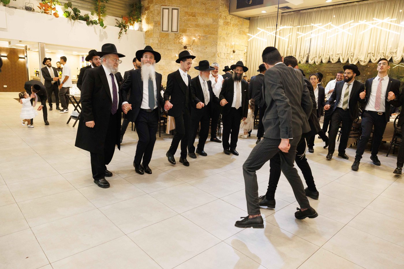 שמחת נישואי נכדת הגר"צ מאזוז