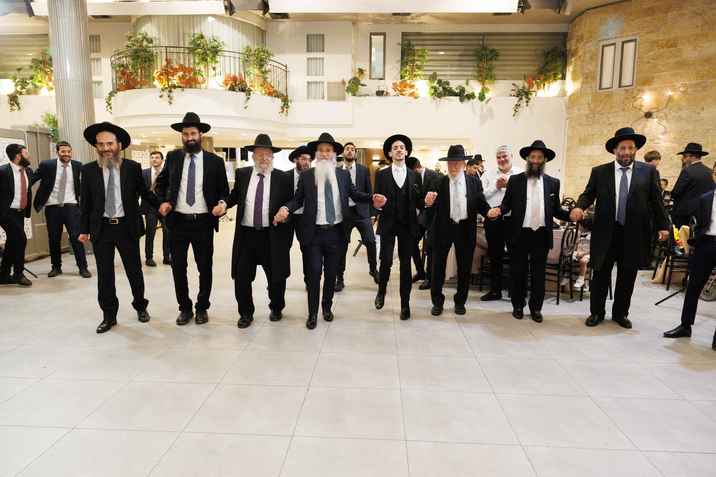 שמחת נישואי נכדת הגר"צ מאזוז