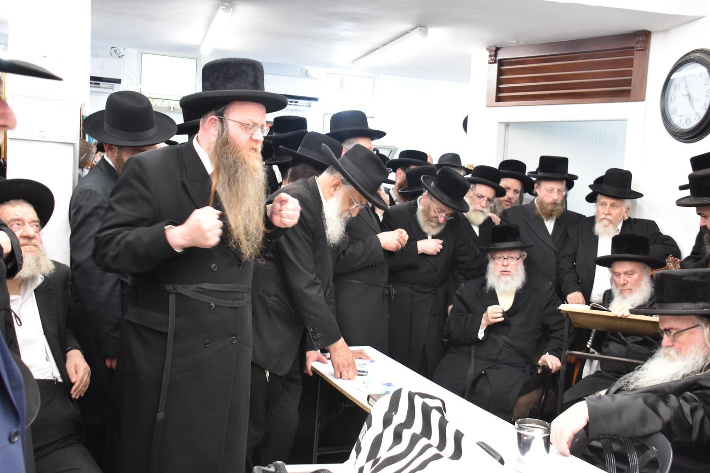 מסע הלוויית הרה"צ רבי חיים דב הלפרין זצ"ל