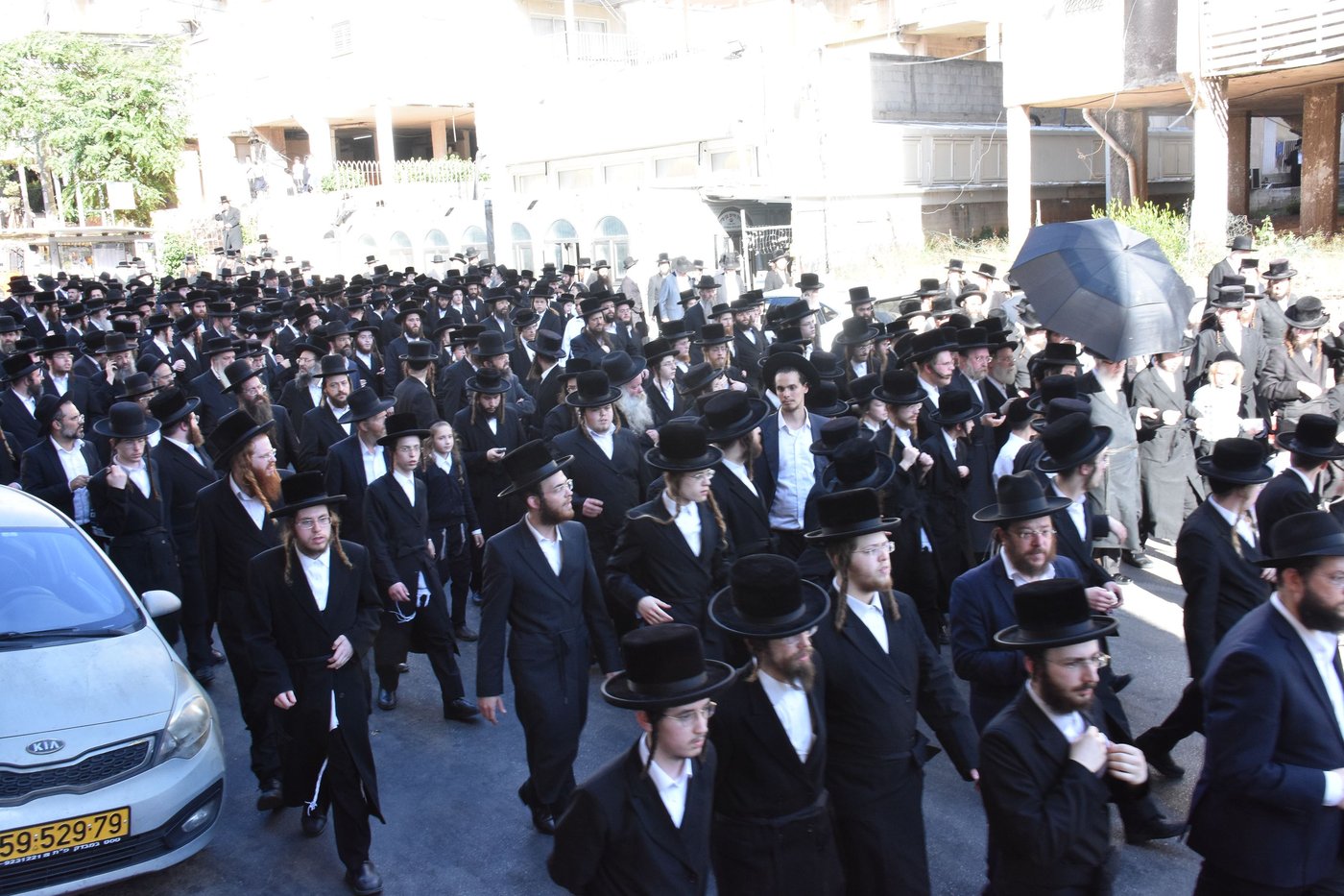 מסע הלוויית הרה"צ רבי חיים דב הלפרין זצ"ל