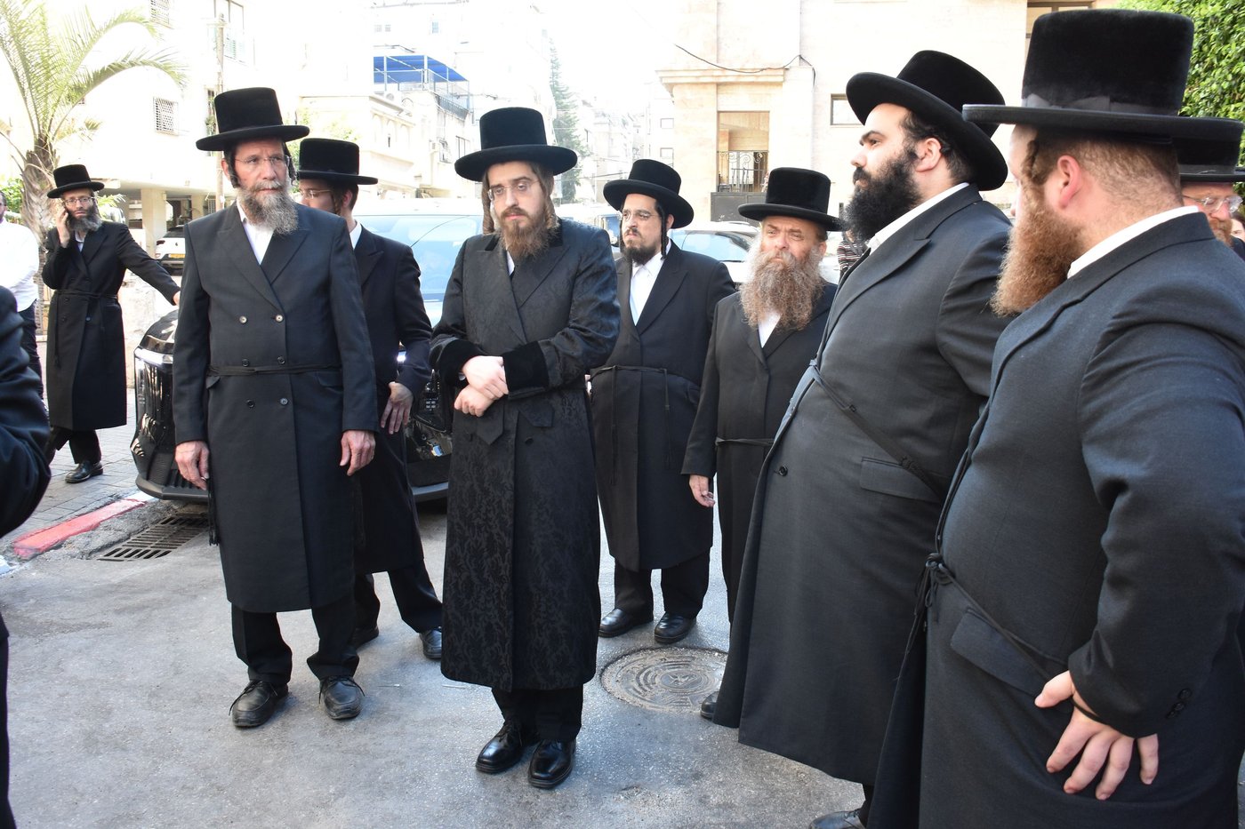 מסע הלוויית הרה"צ רבי חיים דב הלפרין זצ"ל