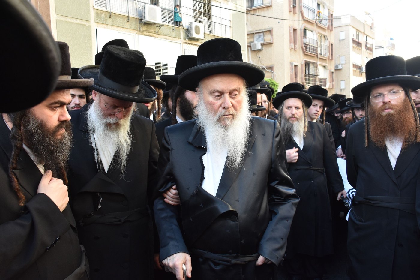 מסע הלוויית הרה"צ רבי חיים דב הלפרין זצ"ל