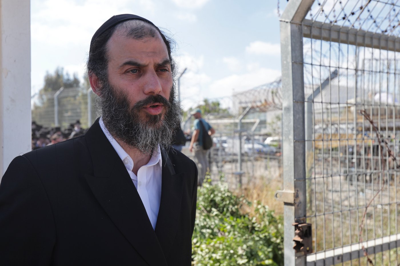 עצרת גור מול כלא 10