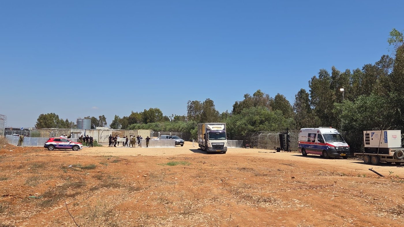 השטח מול כלא 10 לקראת העצרת הענק