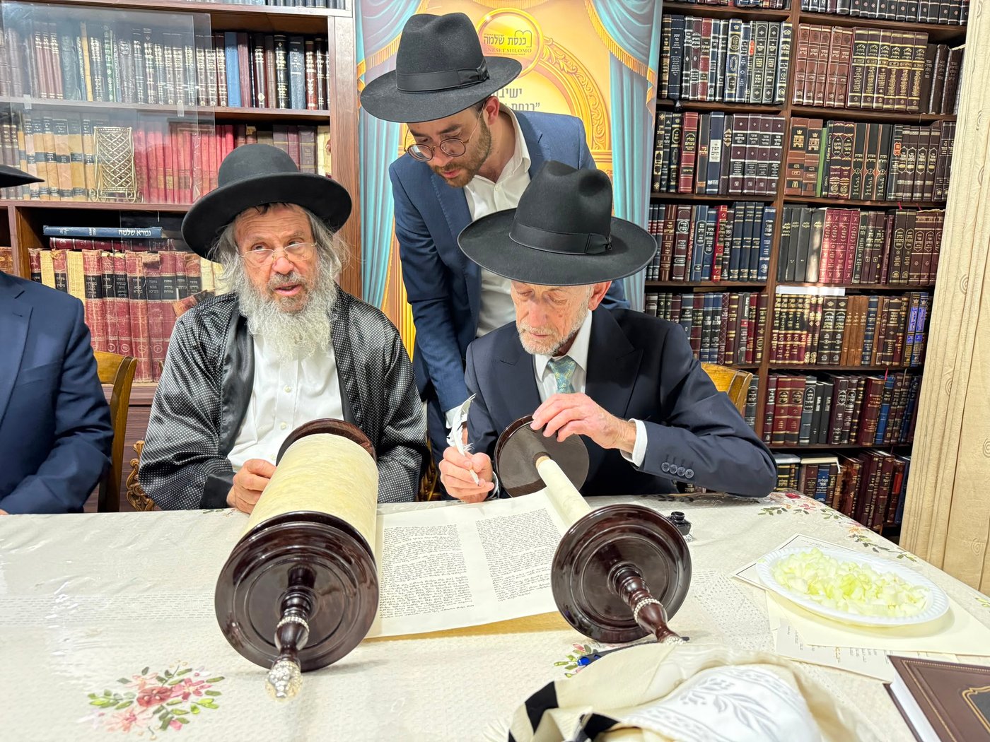 הסוד המסעיר סביב מצבו של האדמו"ר | 'זיידל'ע' עם כל התמונות, הנייעס והחשיפות של השבוע