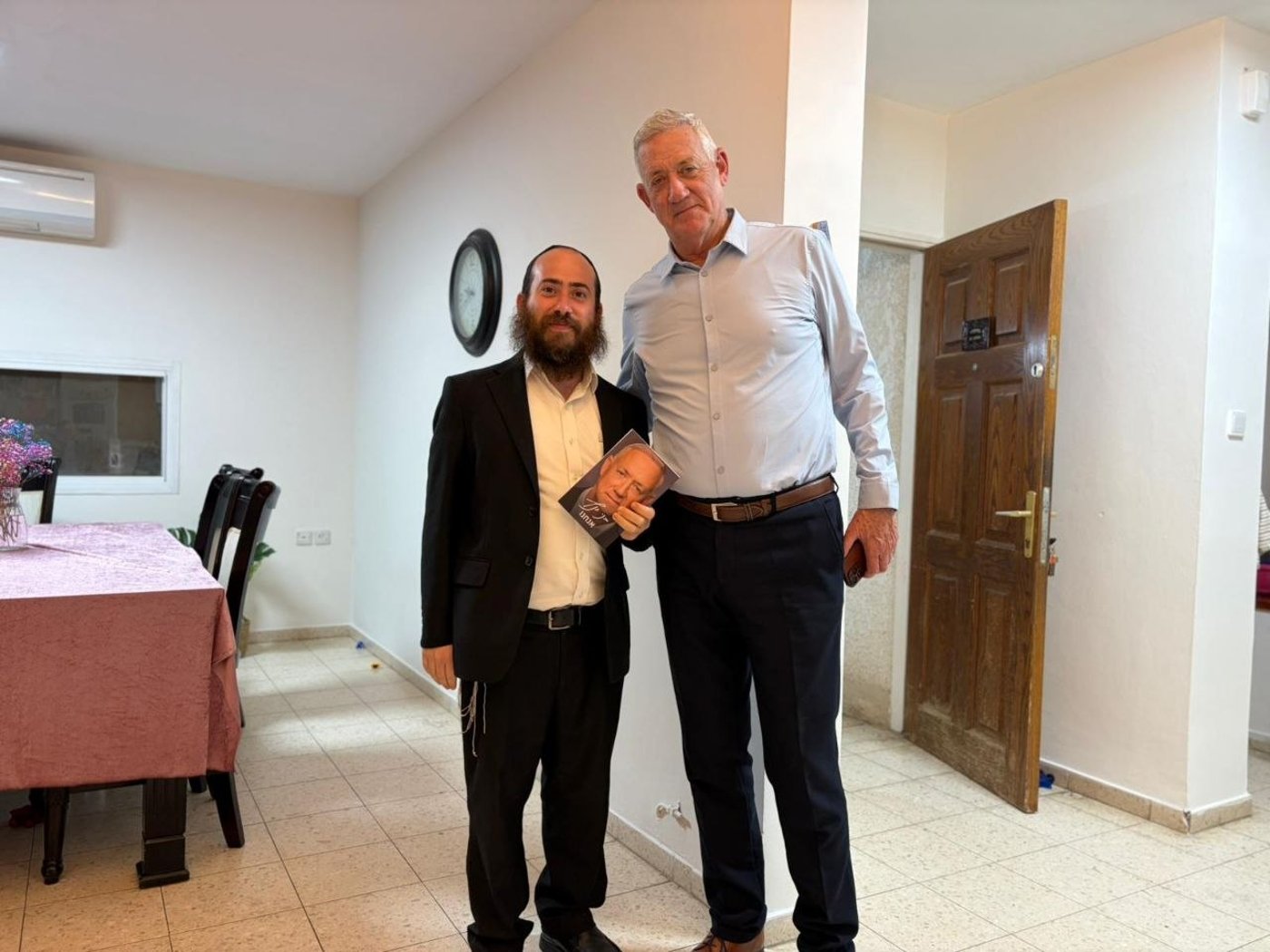 הסוד המסעיר סביב מצבו של האדמו"ר | 'זיידל'ע' עם כל התמונות, הנייעס והחשיפות של השבוע