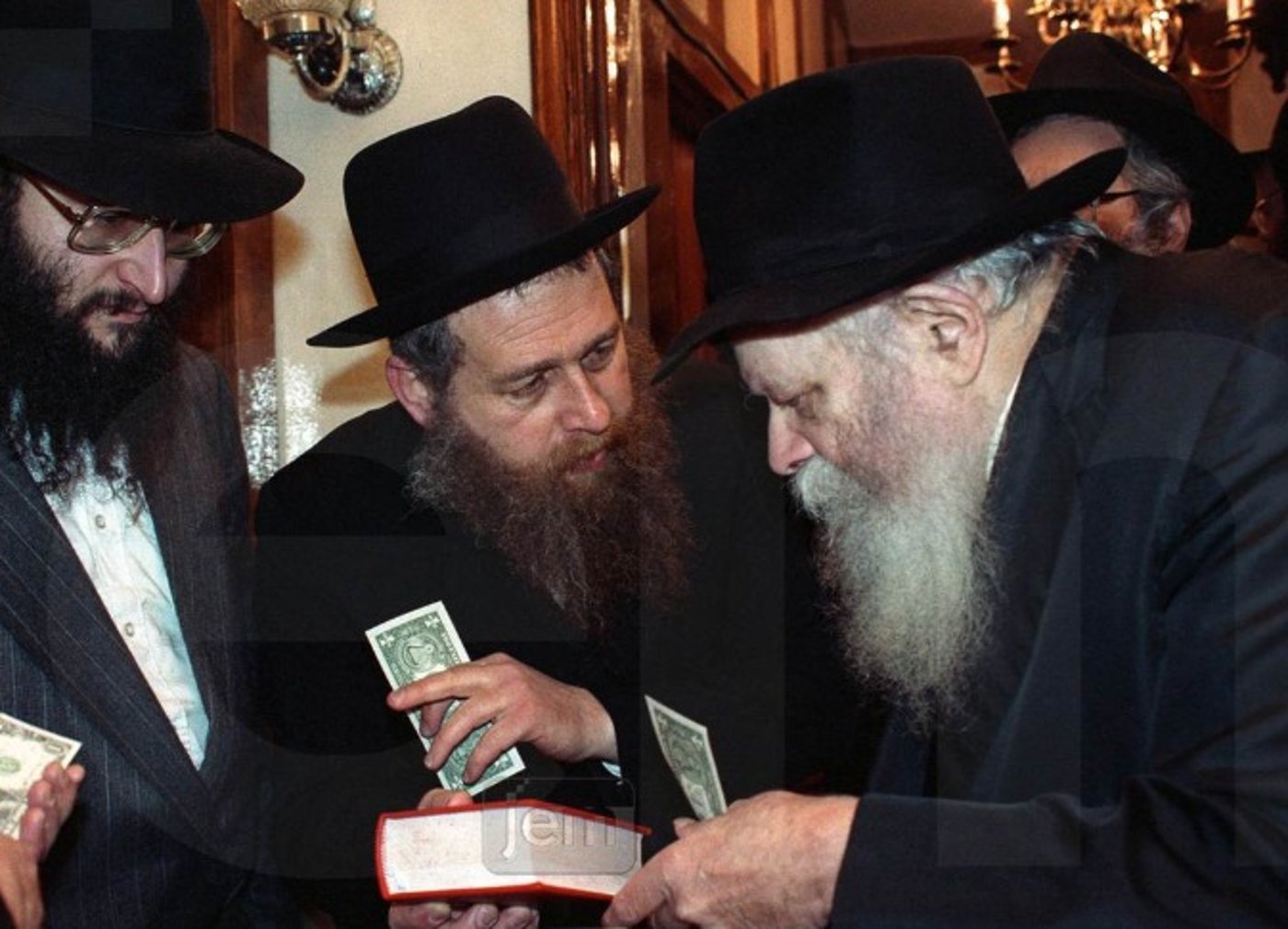 במחיצת רבו, האדמו"ר מליובאוויטש, בשנת תש"נ