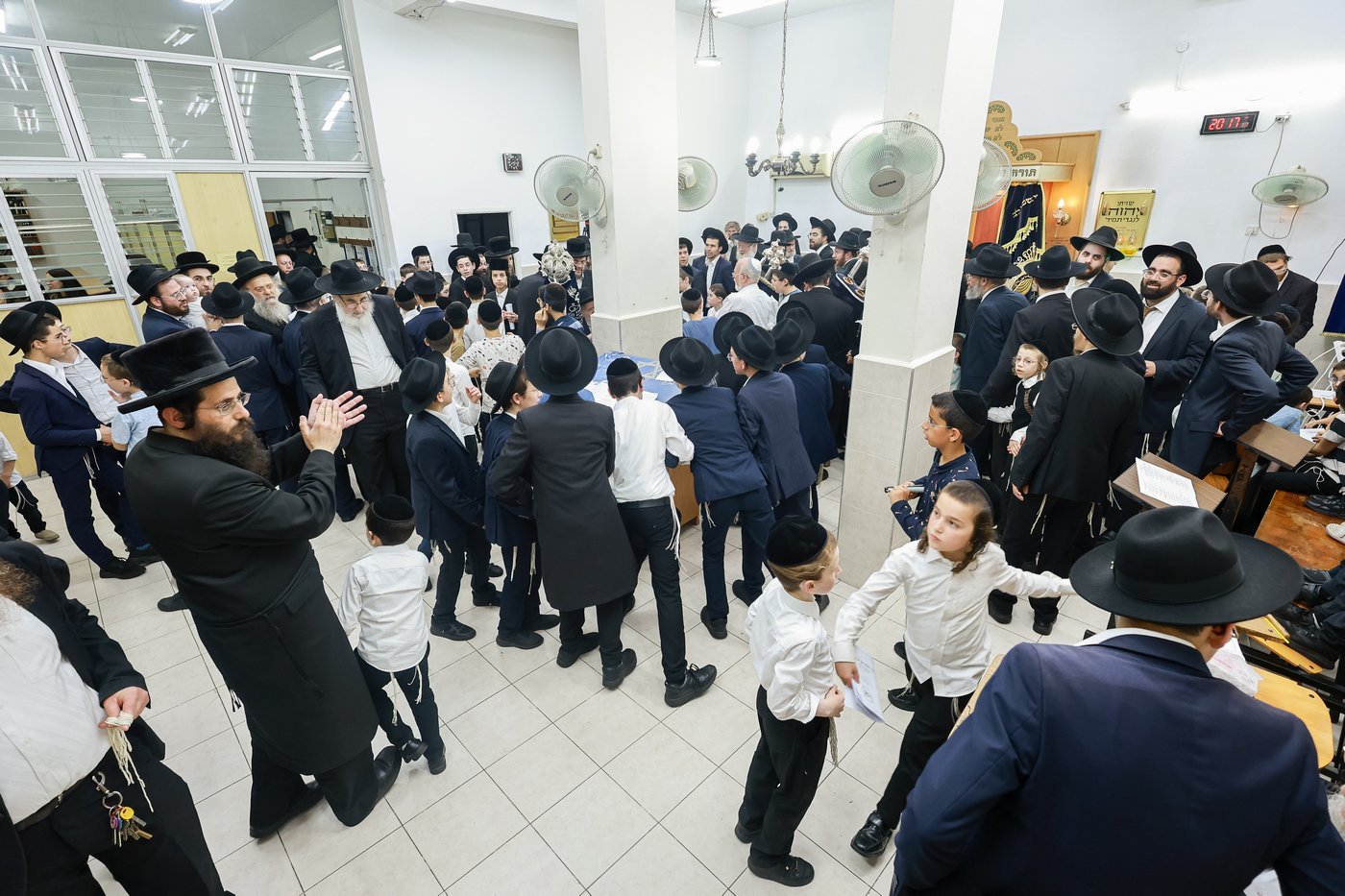  הכנסת ס"ת לקהילת 'עדת ישראל' בחיפה