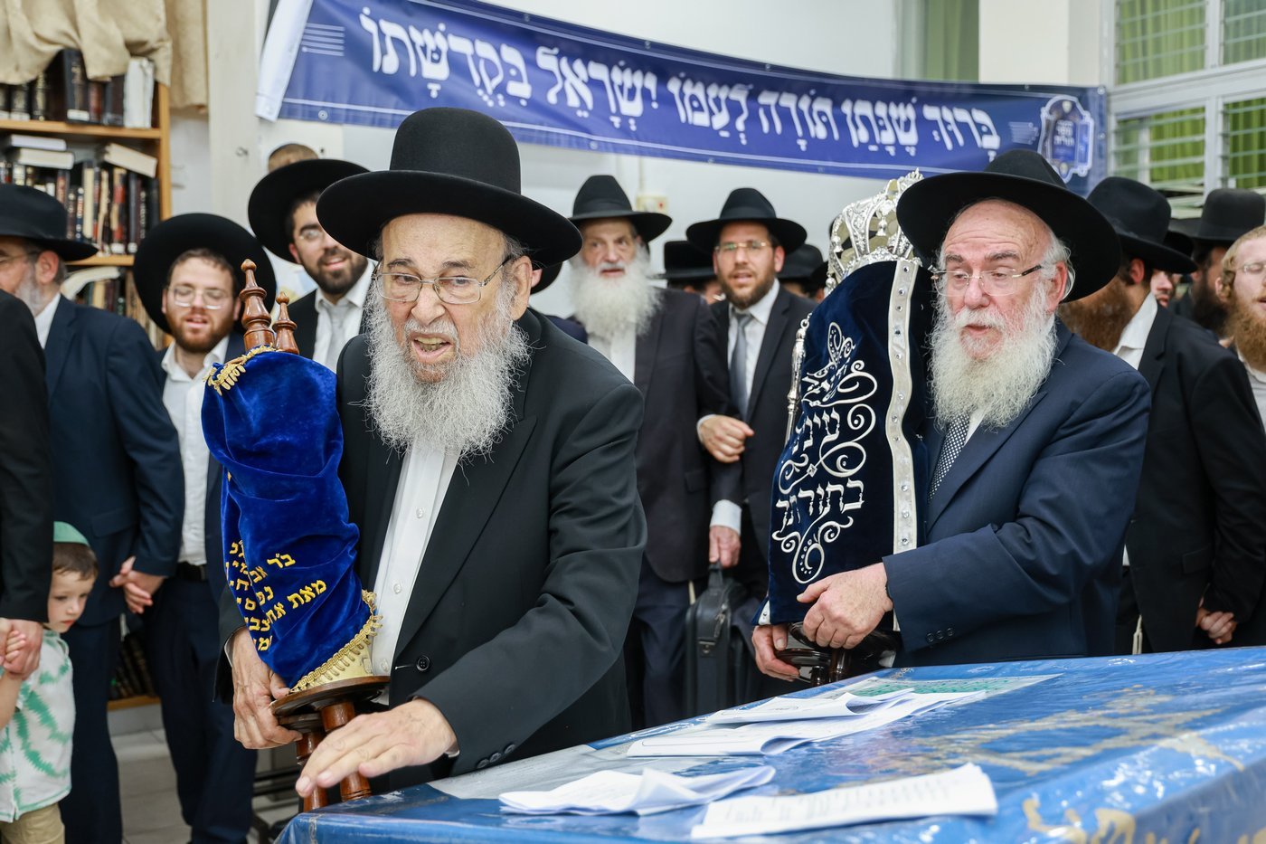  הכנסת ס"ת לקהילת 'עדת ישראל' בחיפה