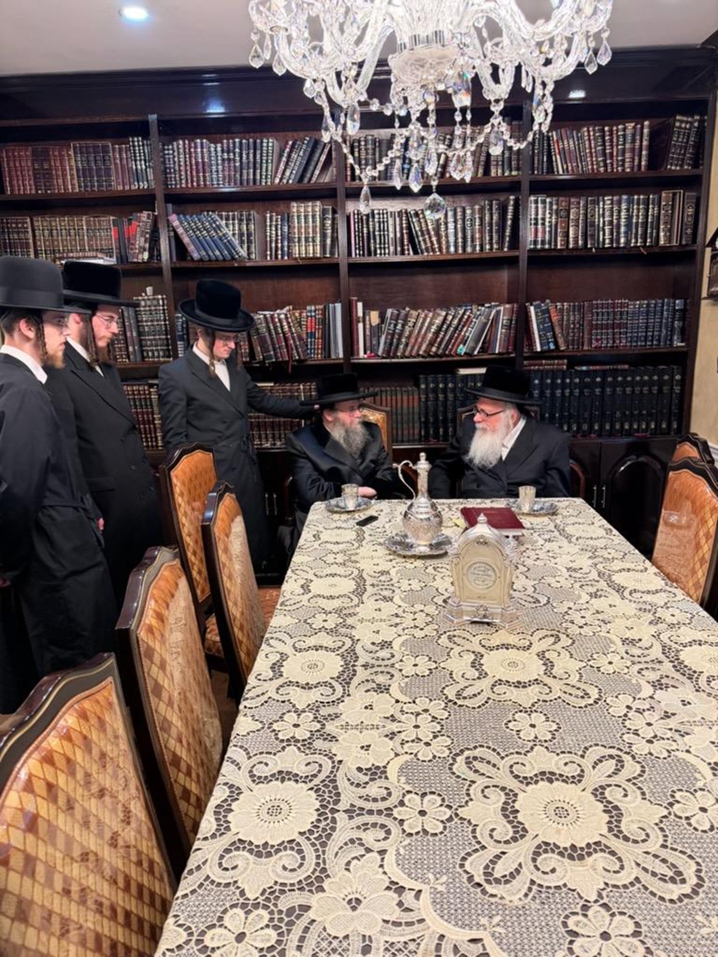האדמו"ר מקרעטשניף סיגעט וויליאמסבורג בביקור בקנדה