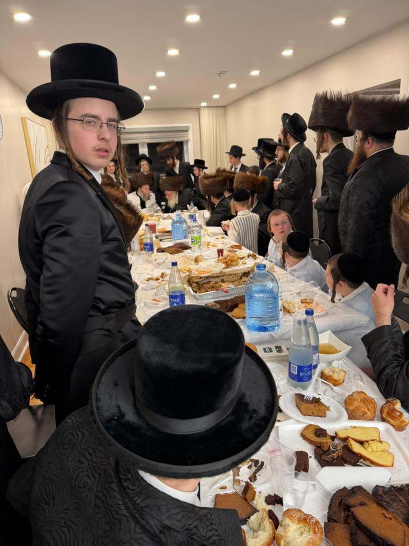 האדמו"ר מקרעטשניף סיגעט וויליאמסבורג בביקור בקנדה