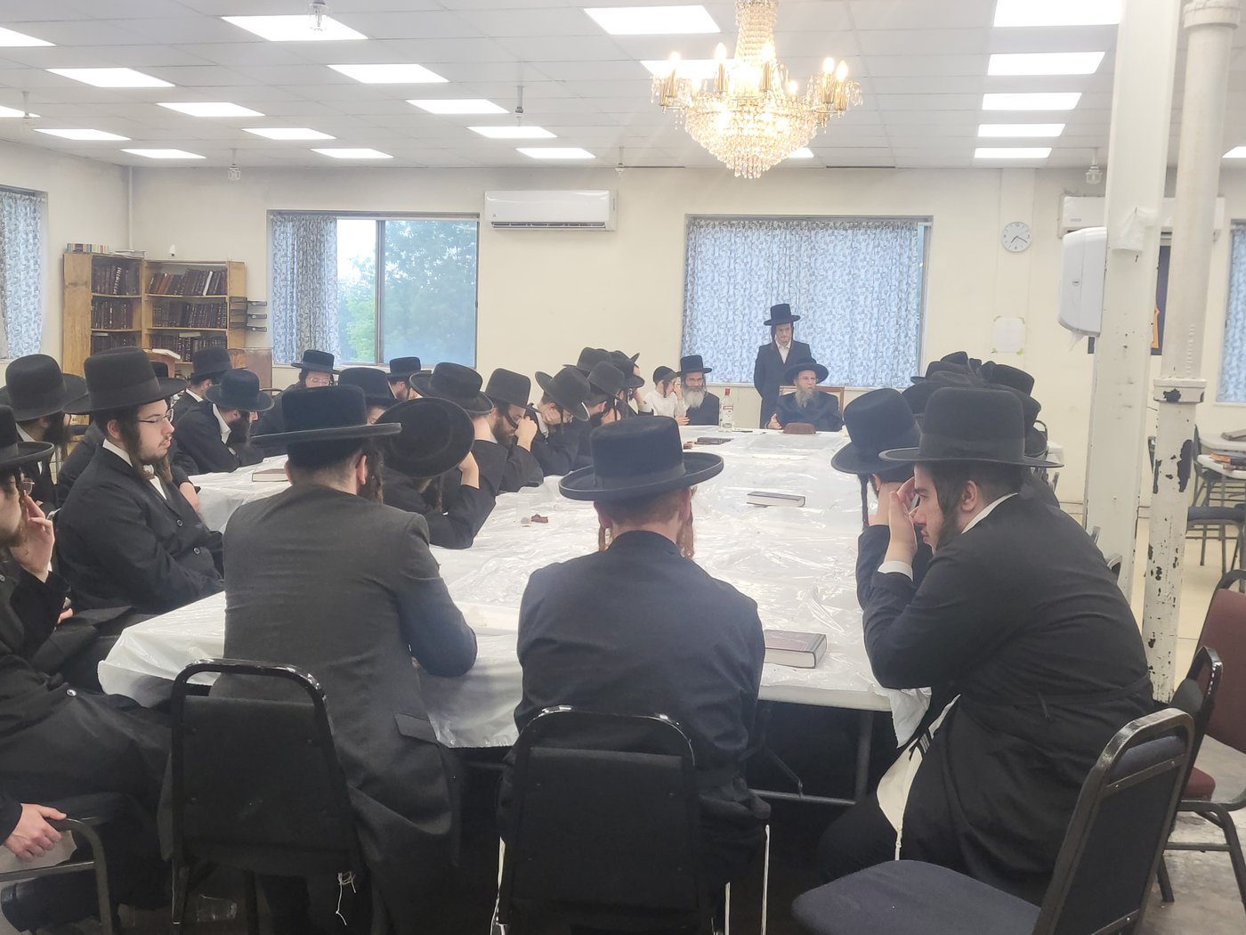 האדמו"ר מקרעטשניף סיגעט וויליאמסבורג בביקור בקנדה