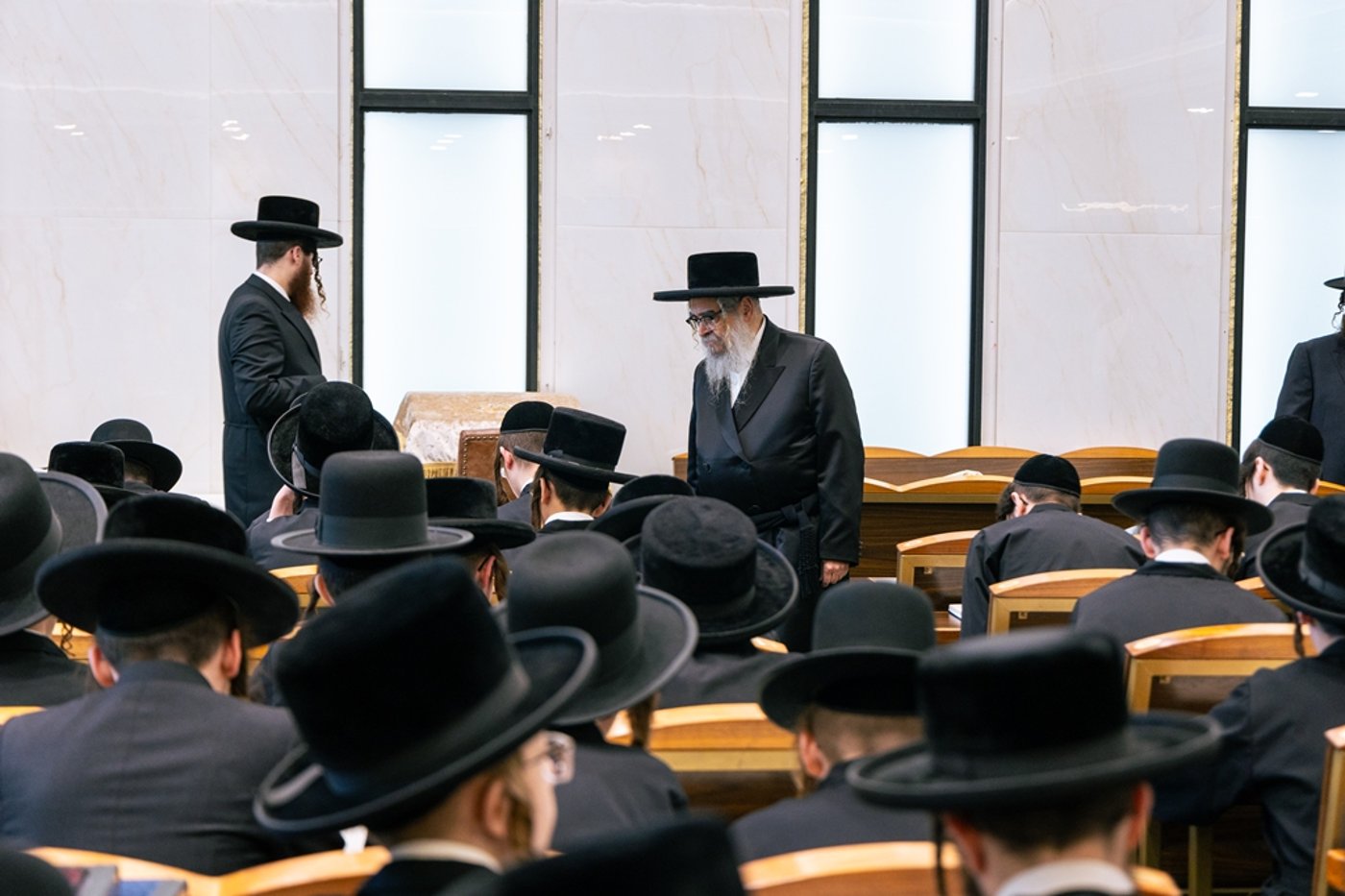 האדמו"ר מסאטמר בתפילת שחרית במונטריאול