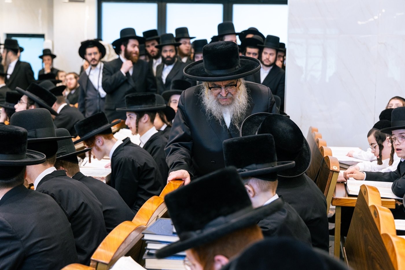 האדמו"ר מסאטמר בתפילת שחרית במונטריאול