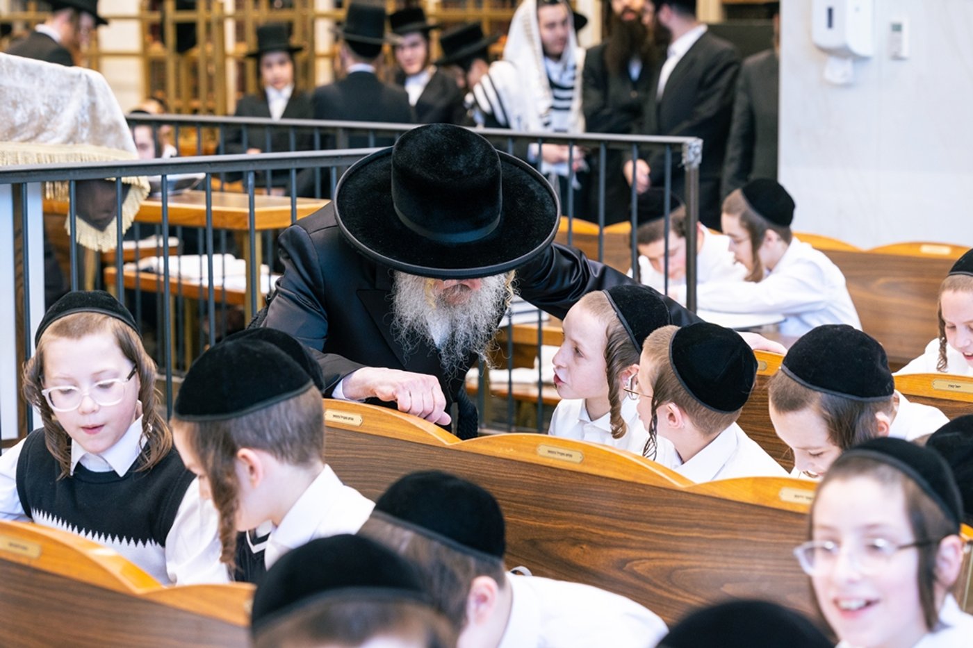 האדמו"ר מסאטמר בתפילת שחרית במונטריאול