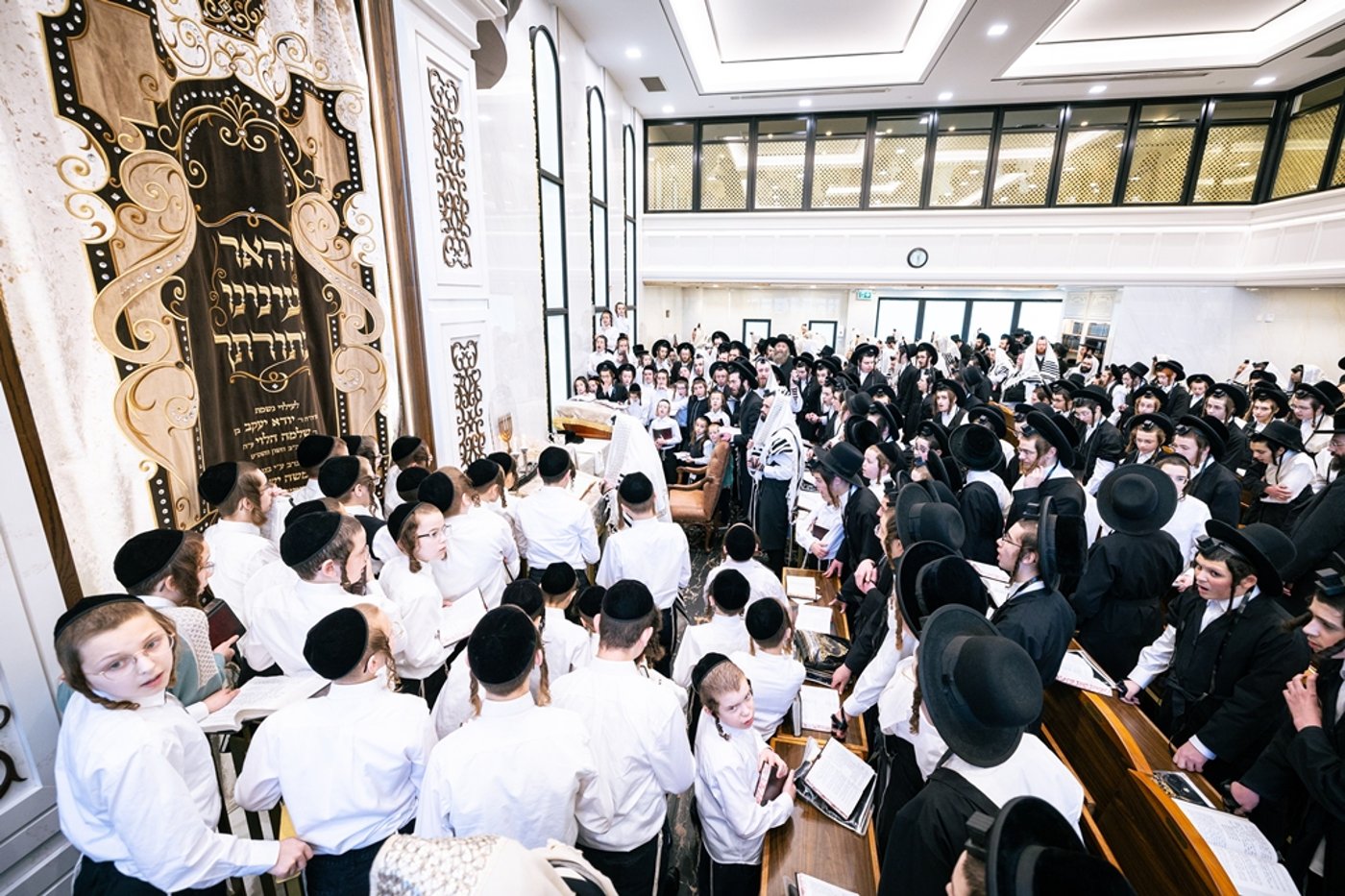 האדמו"ר מסאטמר בתפילת שחרית במונטריאול