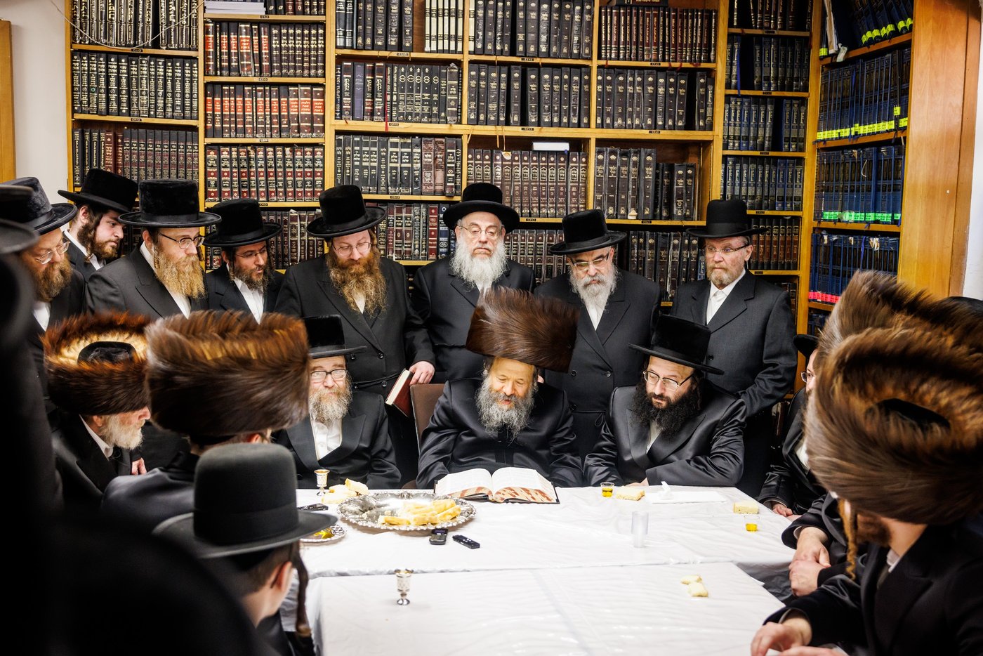 האדמו"ר מבאבוב 45 בביקור הוד בלונדון