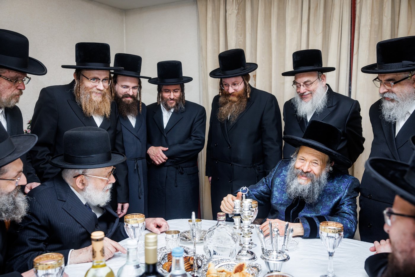 האדמו"ר מבאבוב 45 בביקור הוד בלונדון