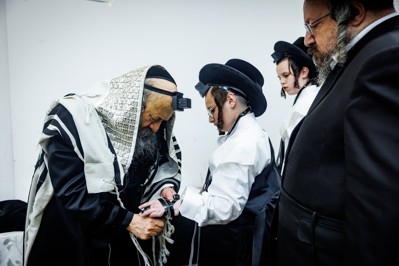 האדמו"ר מבאבוב 45 בביקור הוד בלונדון